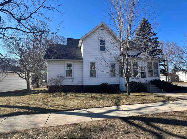 614 Cass St, Portage, WI 53901