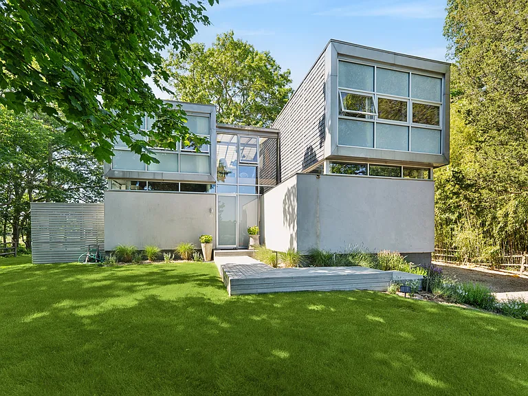65 Fresh Pond Rd — Photo 3