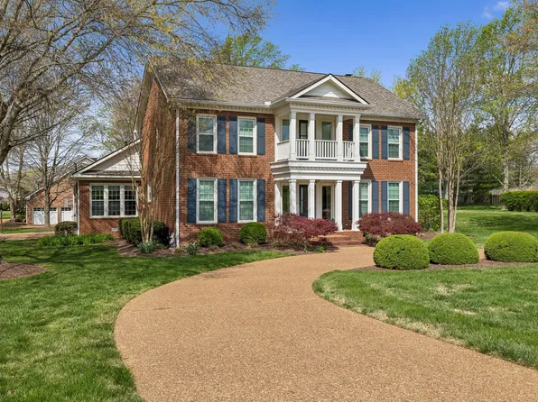 1305 Arrowhead Dr, Brentwood, TN 37027