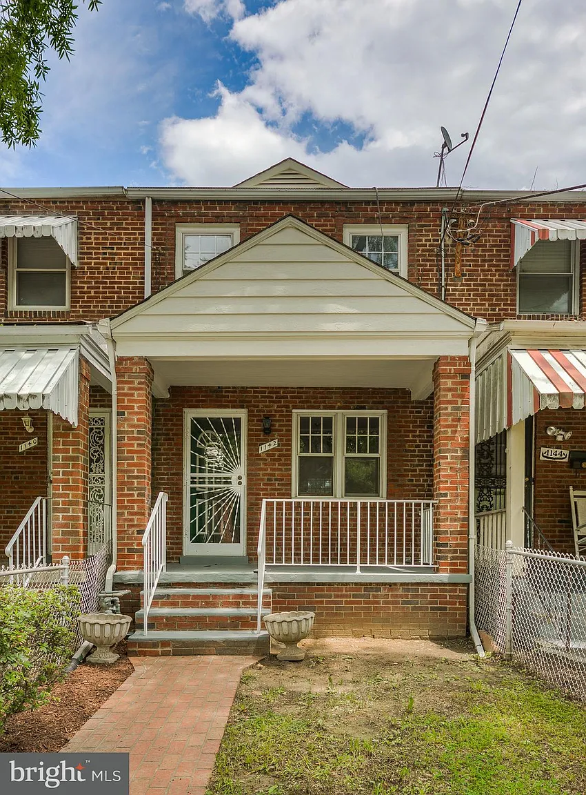 1142 Branch Ave SE photo 1