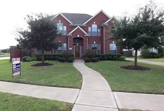 1st image of 4407 Roundtree Ln