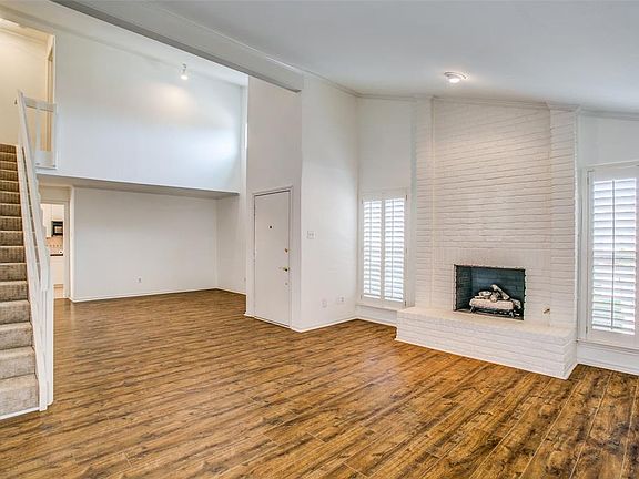 3rd image of 2814 Prescott Dr
