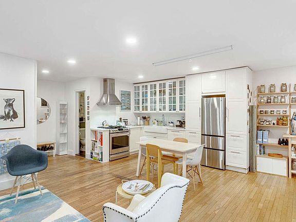 4th image of 55 Montgomery Pl APT 1R