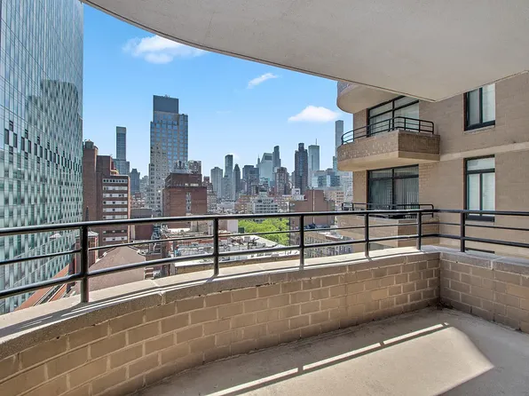 400 East 70th Street image 1 of 6
