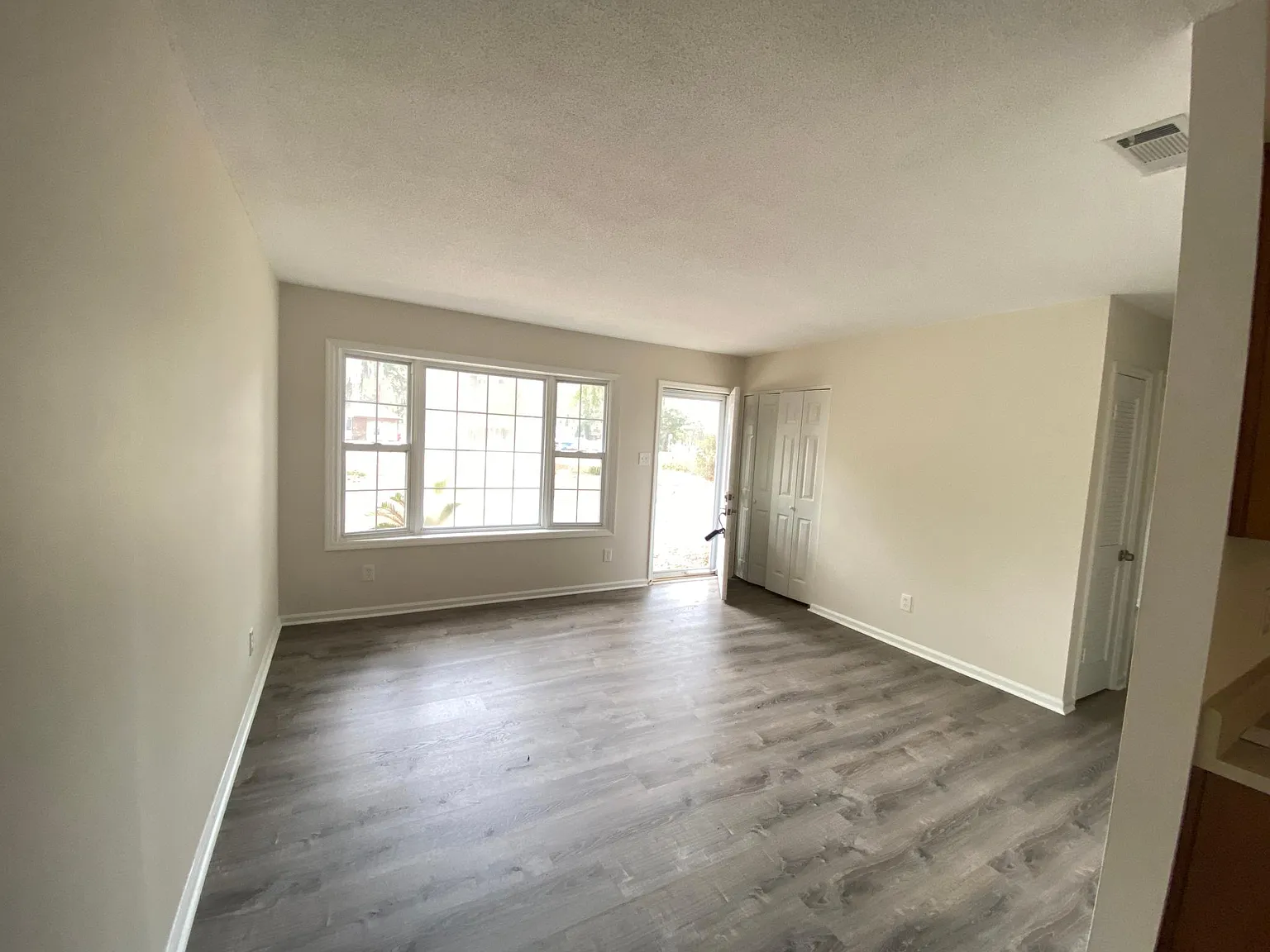 3 bed, 1585 sqft, $2,295 — Photo 3