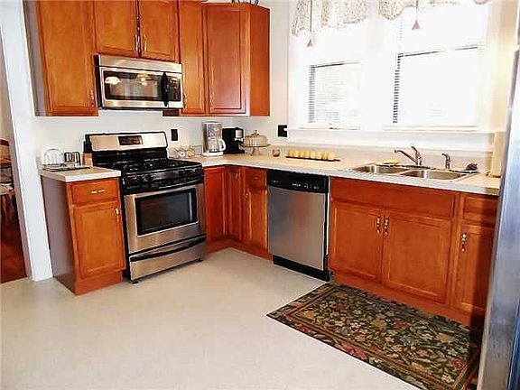 3rd image of 1202 N Tacoma Ave