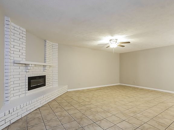 5th image of 17606 Fieldglen Dr