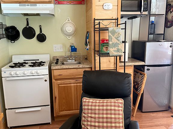 Recliner/kitchen