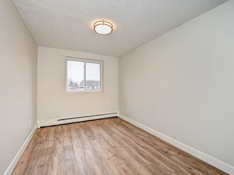 380 Forfar St E — Photo 18