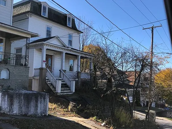 112 8th Ave, Carbondale, PA 18407