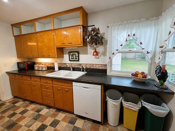 5th image of 1233 8th Ave NE