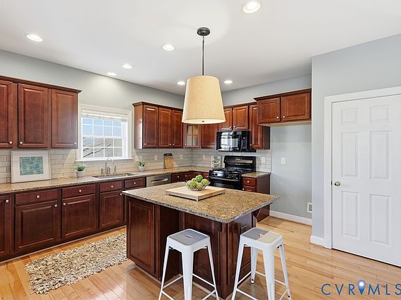 5th image of 9331 Crestfield Dr