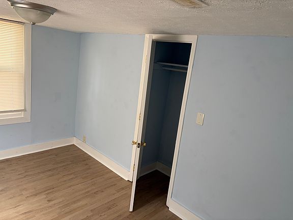 3rd image of 143 Carlisle Ave