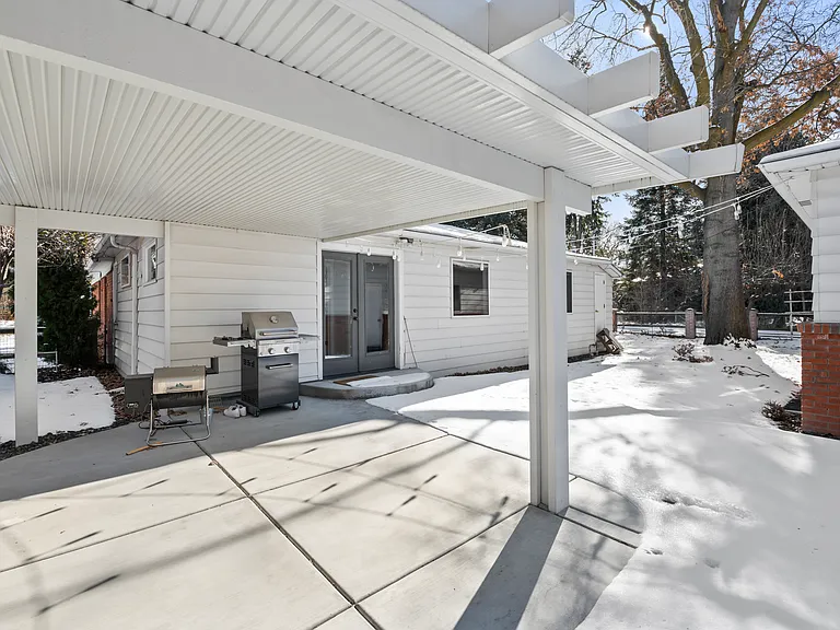 2101 N 23rd St — Photo 32