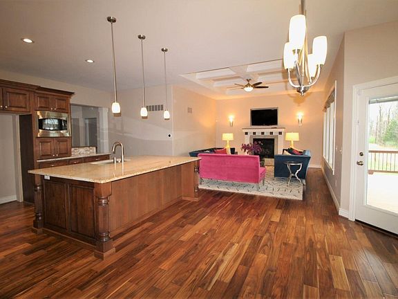 3rd image of 2705 Timber Ln