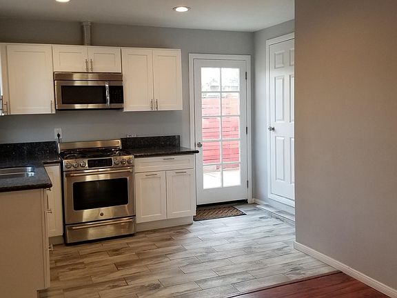2nd image of 825 Brooks Ave #B