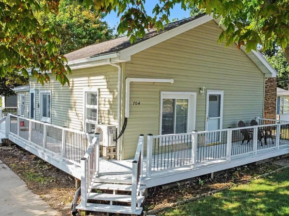704 E North St, Owosso, MI 48867