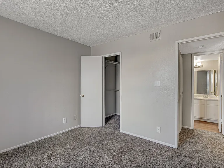 Citrus Apartments — Photo 12