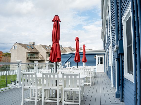 5th image of 935 Ocean Blvd #105