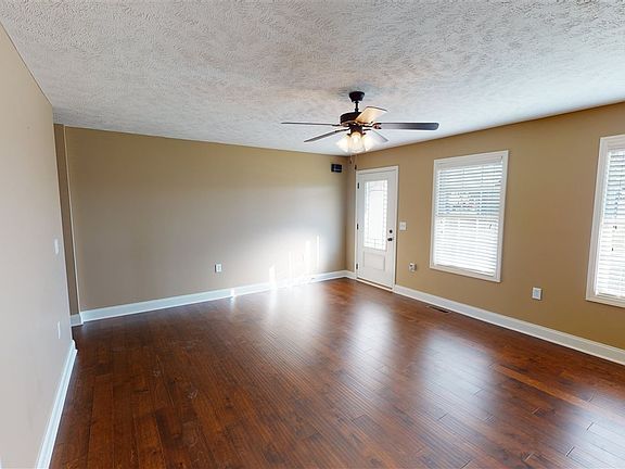 3rd image of 375 Paige Ave