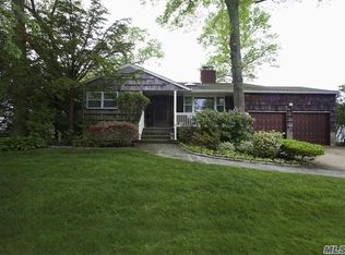 80 Grand Blvd, Massapequa Park, NY 11762