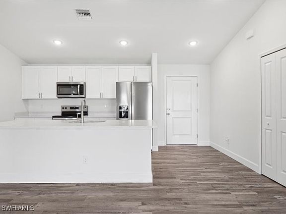 3rd image of 609 NW 10th Ter