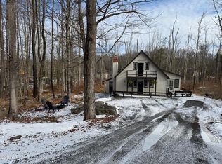 28 Cedarwood Ter, Lake Ariel, PA 18436