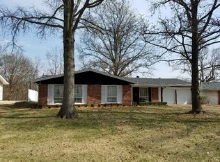 404 Wildbrier Dr, Ballwin, MO 63011