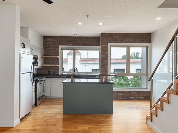 5th image of 118 8th St NE #213