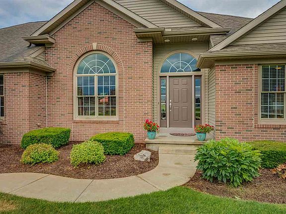 3rd image of 57593 Hearthstone Ct