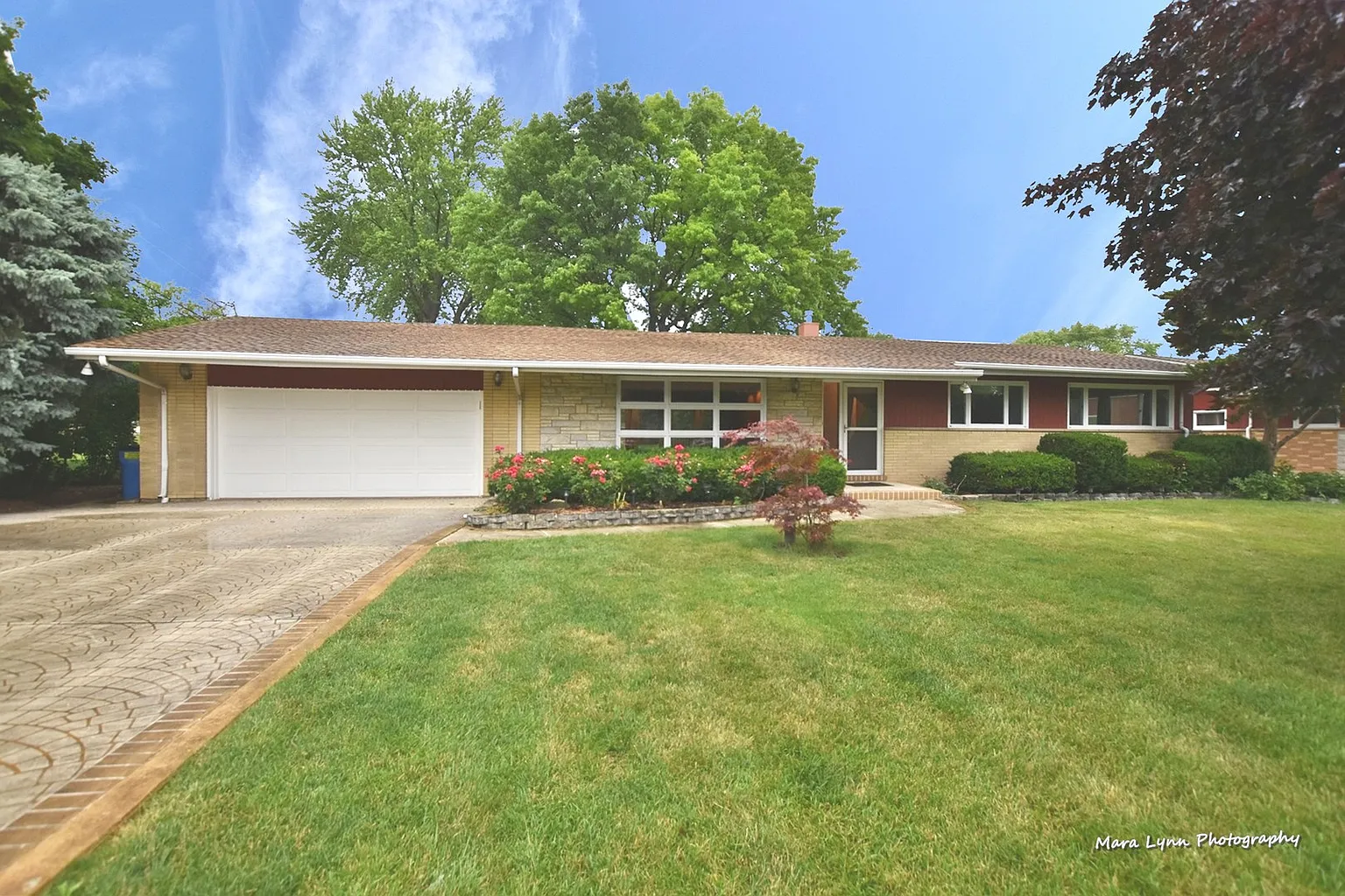 19W180 21st Pl photo 1