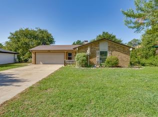 741 NW James Cir, Burleson, TX 76028