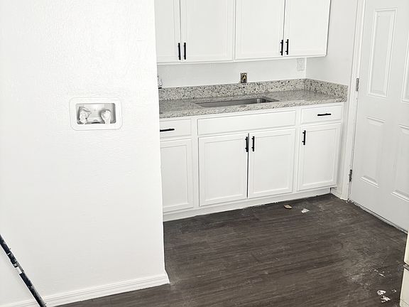5th image of 4320 SE 43rd St