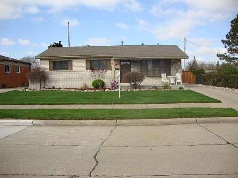 3rd image of 30209 Maplegrove St