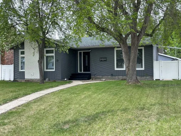 77 W Feero Dr, Whitecourt, AB T7S 1E7