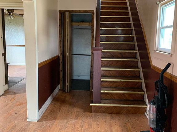 4th image of 529 N Beverly Ave