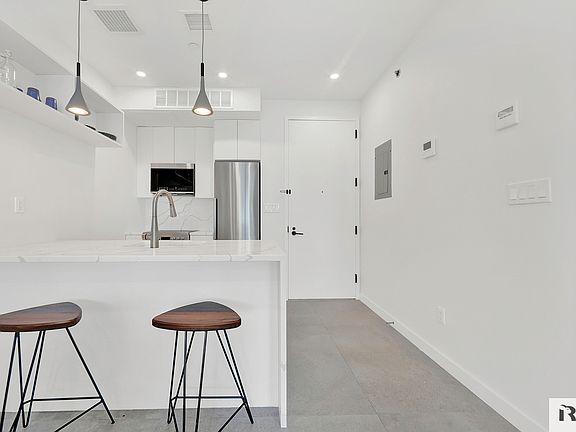 5th image of 537 Grand St #2D