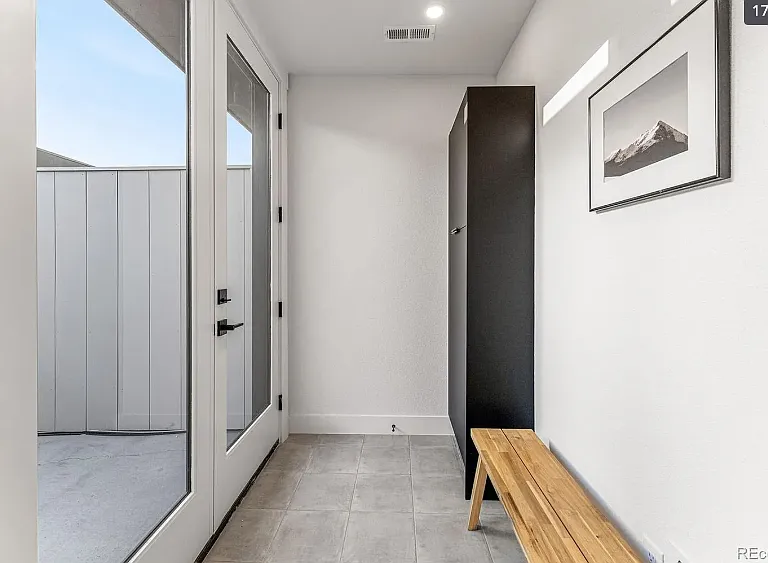 3919 Cook St — Photo 20