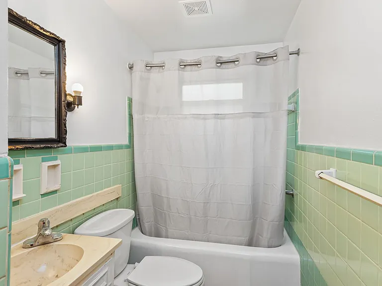 3069 Westwood Northern Blvd — Photo 15