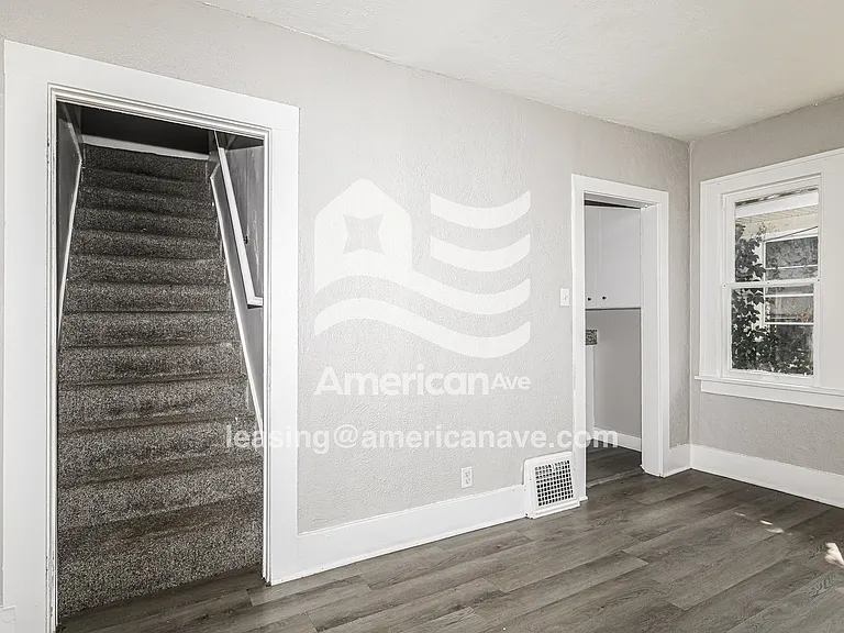 1432598_004_living_room_4.jpg