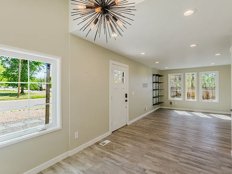 4001 E Cornell Ave — Photo 3