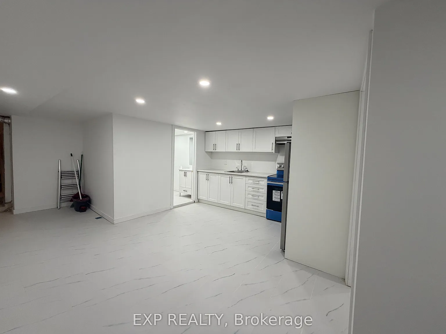 1 bed, $1,000 — Photo 4