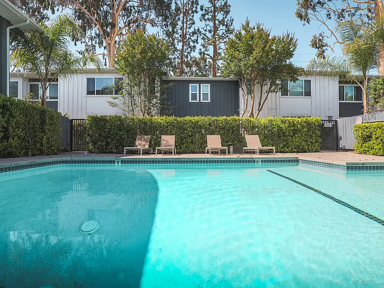 12659 Moorpark St — Photo 6