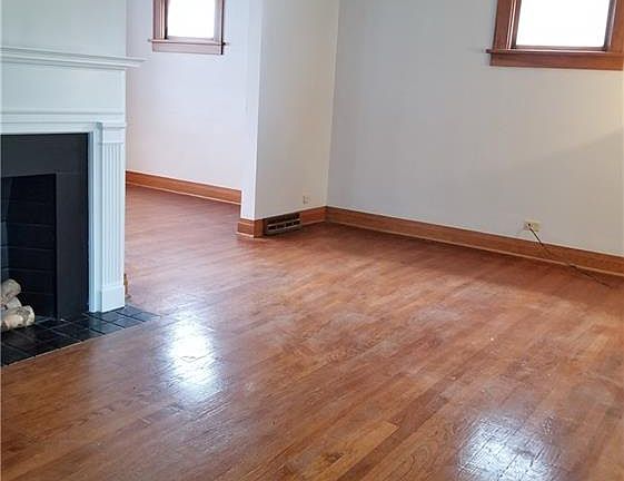 2nd image of 2057 Marlowe Ave