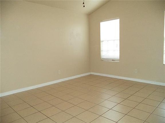 4th image of 8715 Pineridge Dr #A