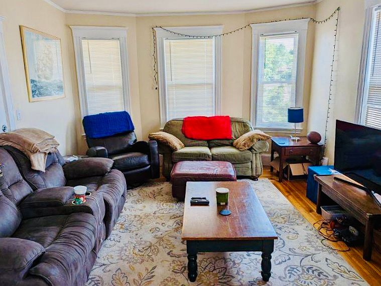 1st image of 49 Bedford St #2