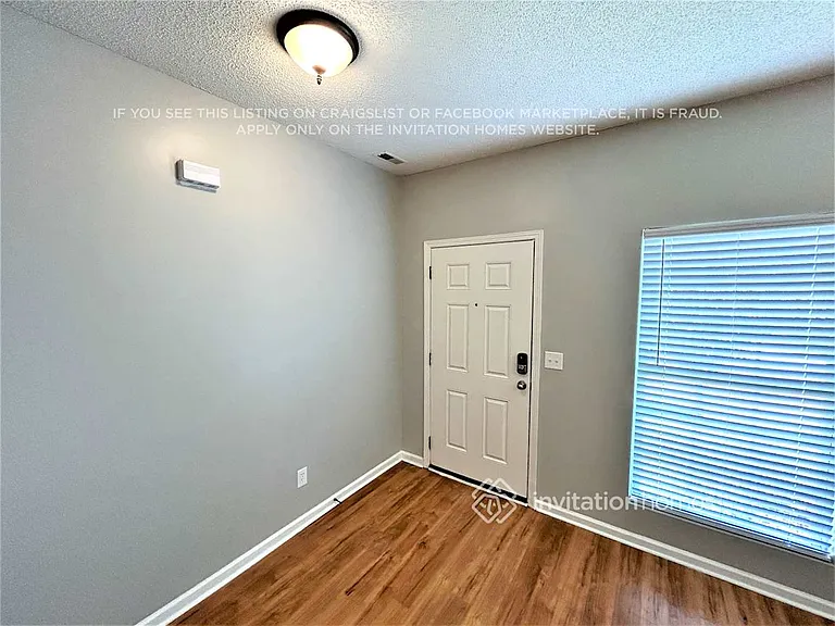 4057 Catawba Creek Dr — Photo 2
