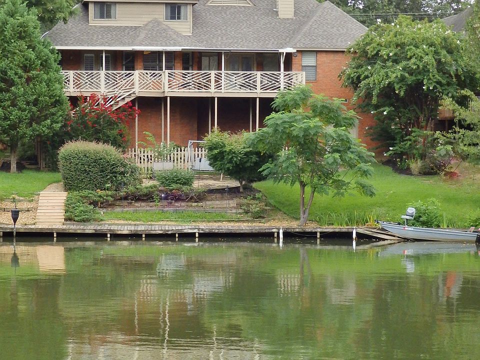 stunning waterfront estate
