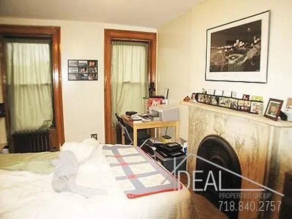 33 Park Pl APT 4, Brooklyn, NY 11217