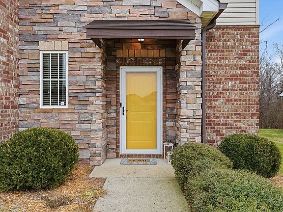 4th image of 212 Wyburn Pl